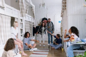 Assurance habitation colocation : qui doit s&rsquo;assurer et comment ?